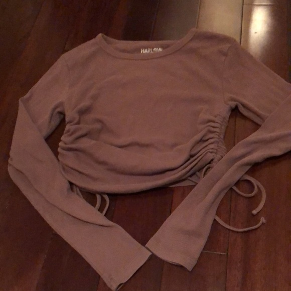 Harlow long sleeve top with adjustable side. Size small. - Picture 4 of 5